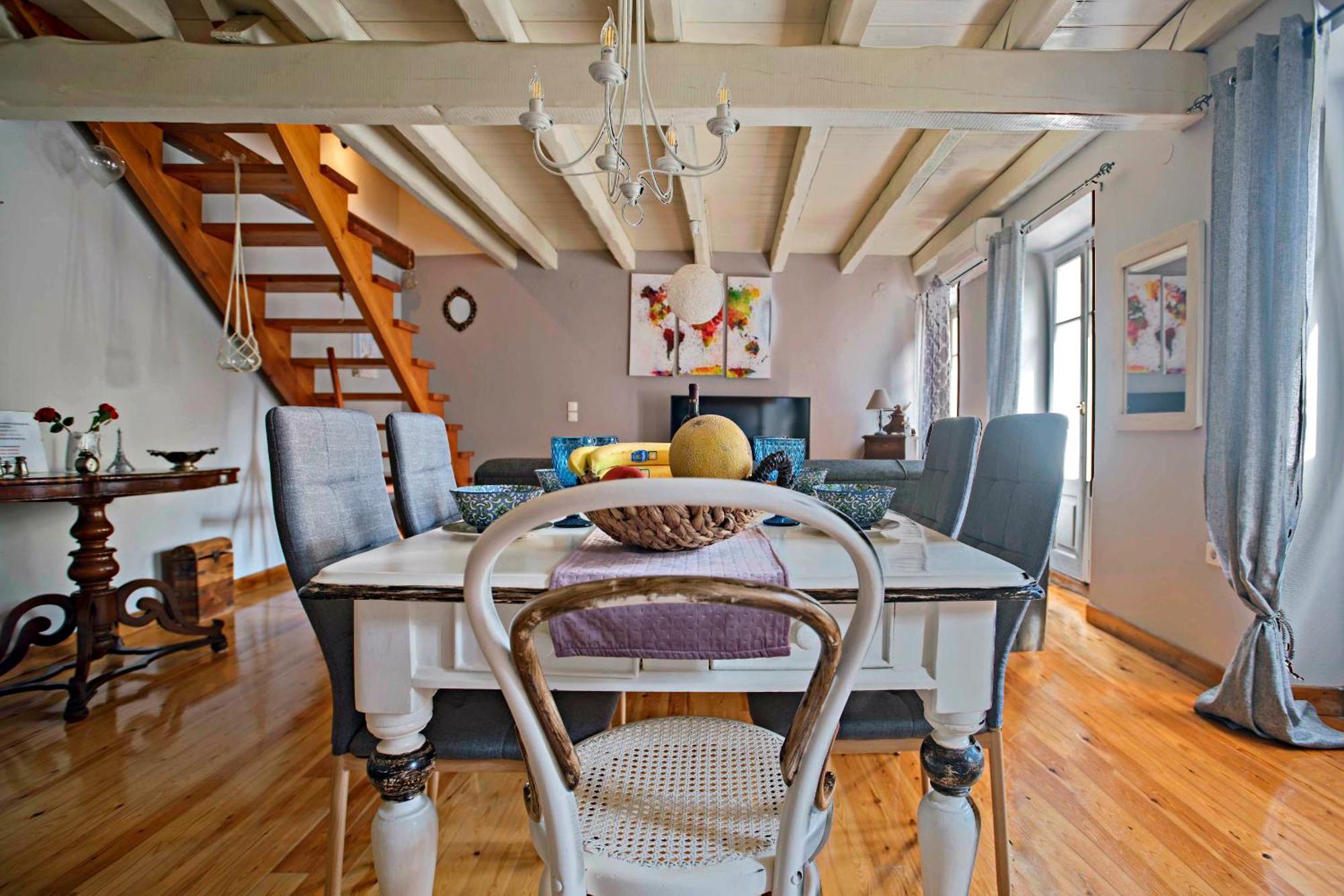 Appartement Luxury Family House With Backyard à Mantouki Extérieur photo