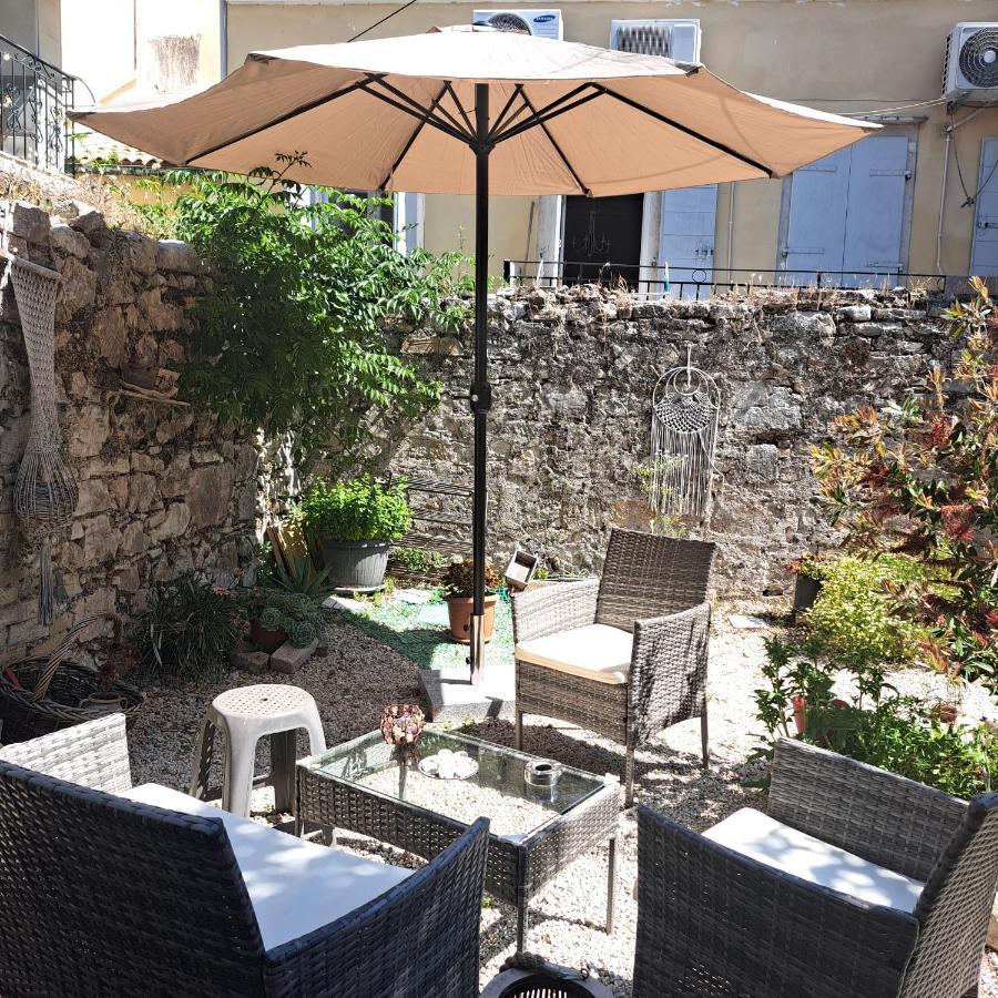 Appartement Luxury Family House With Backyard à Mantouki Extérieur photo