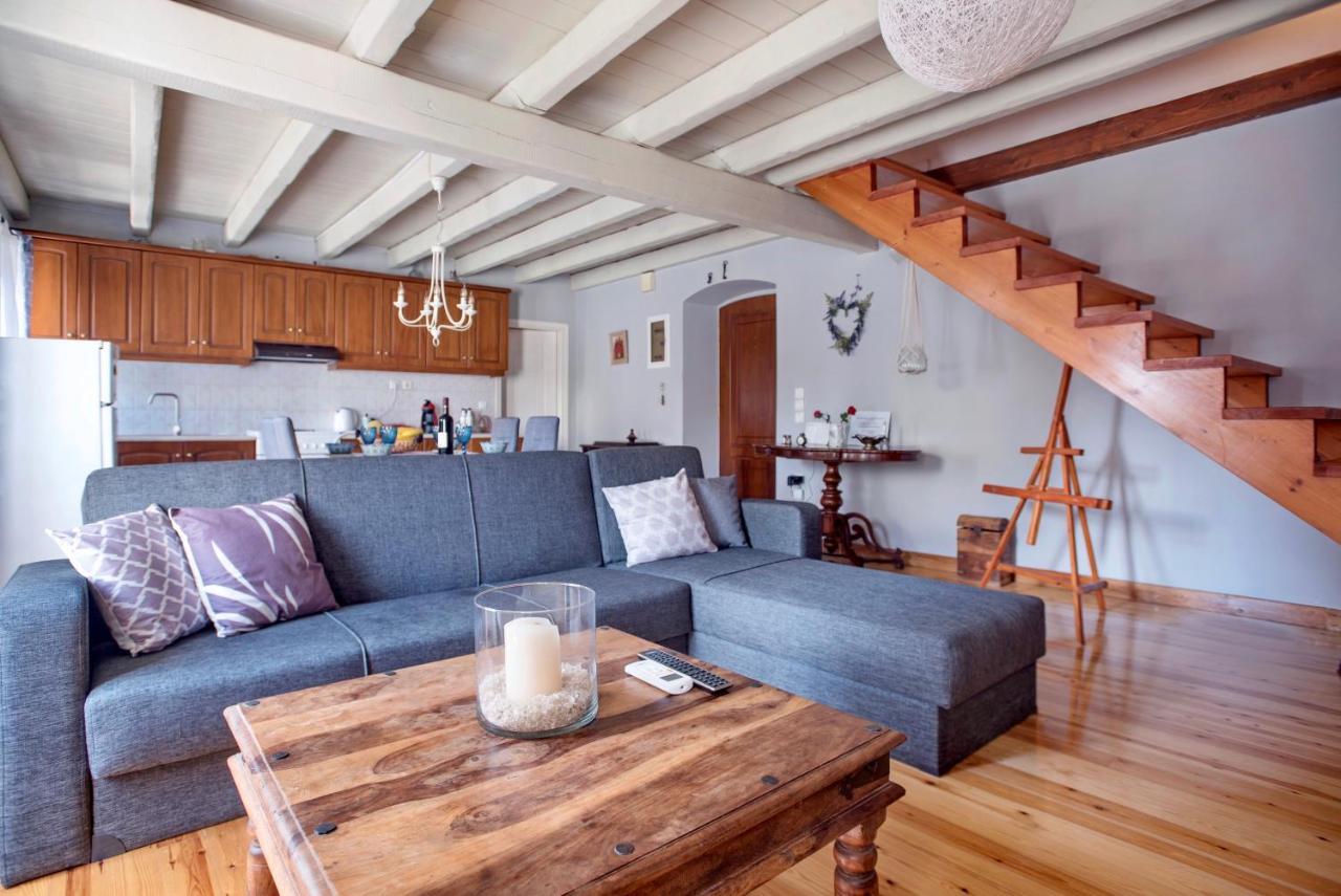 Appartement Luxury Family House With Backyard à Mantouki Extérieur photo